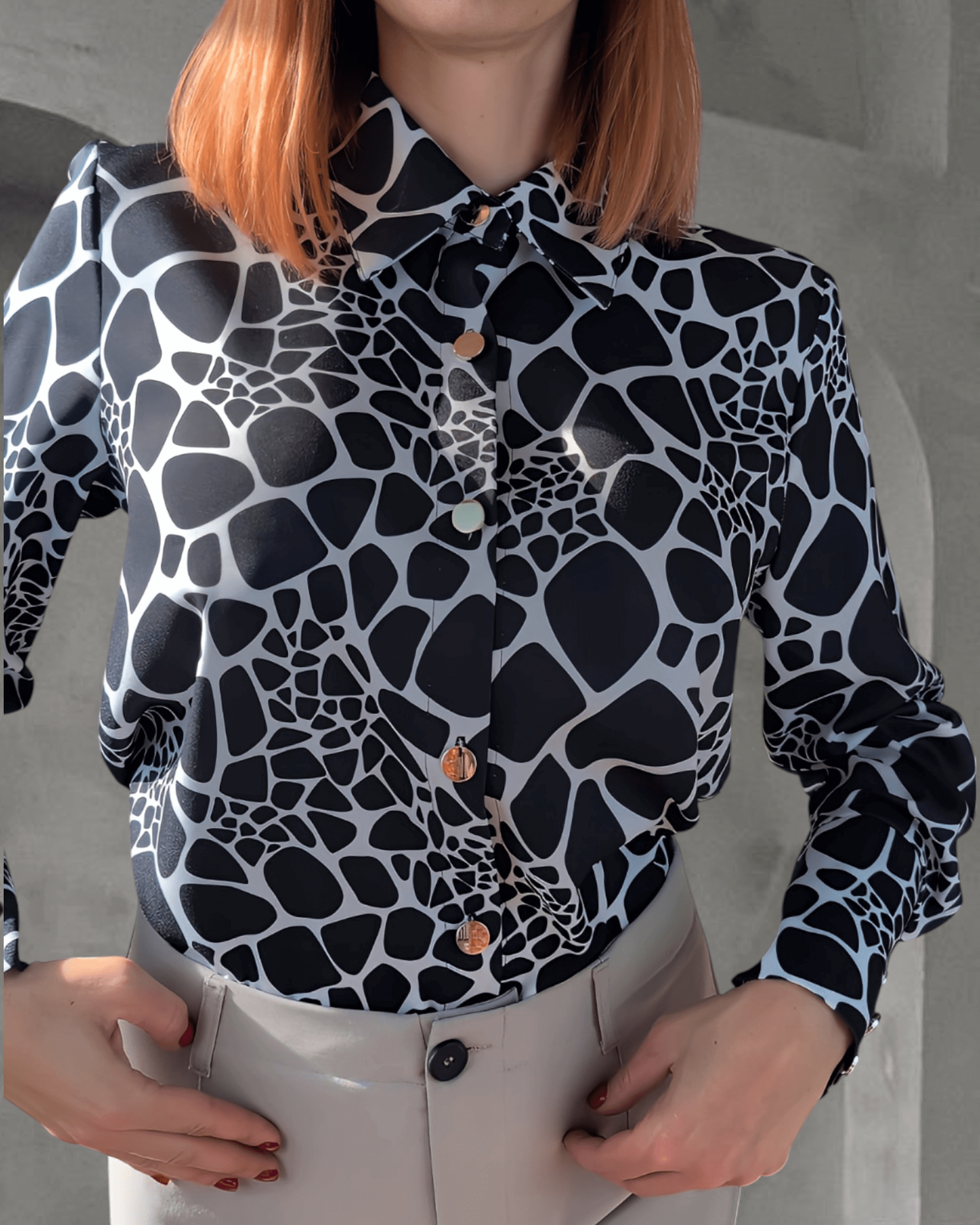 women's blouse made from 80% cotton
Geneva, Switzerland