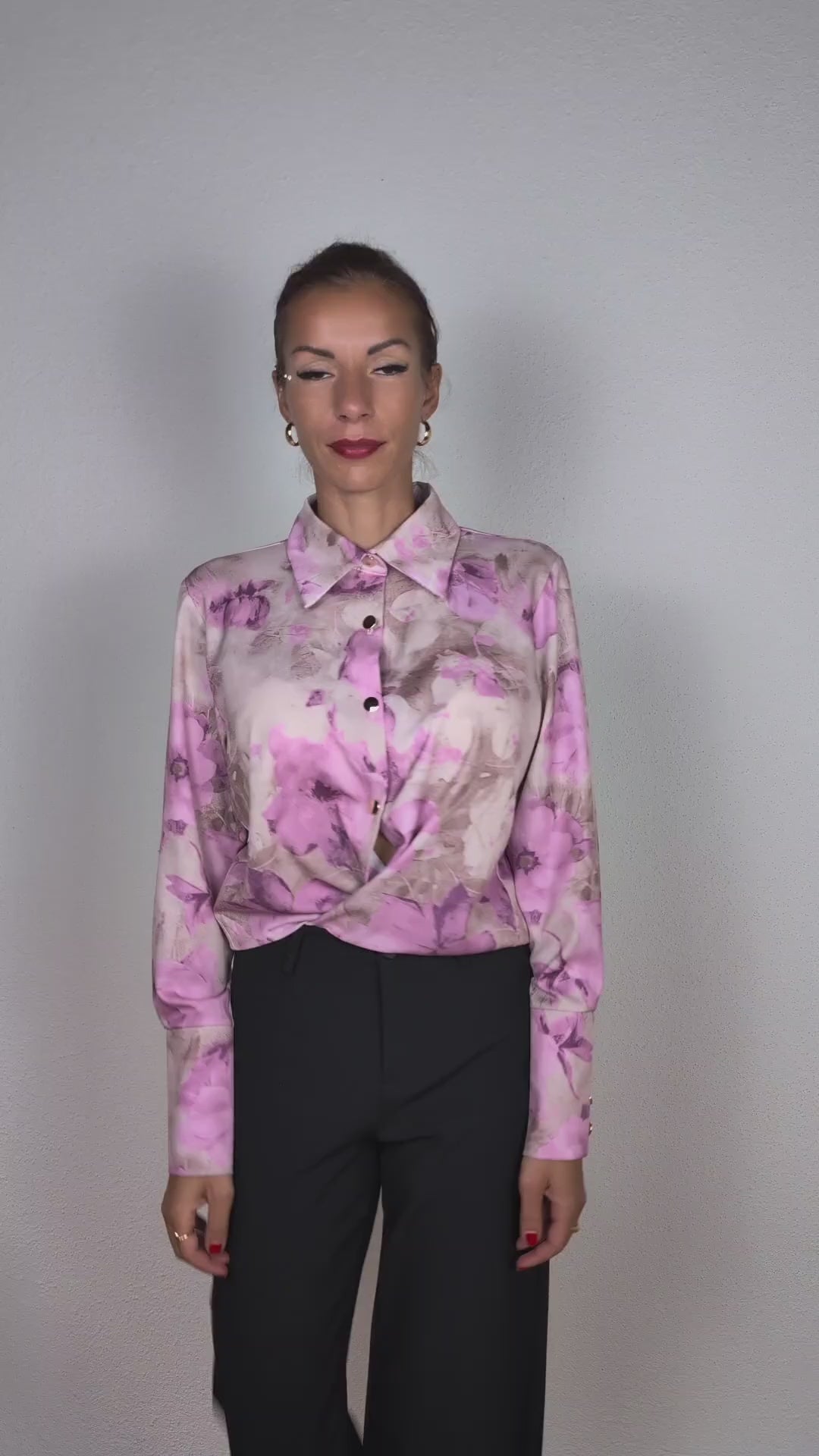 Beige blouse with light purple flowers and gold buttons – Geneva, Switzerland – Suranska Shop