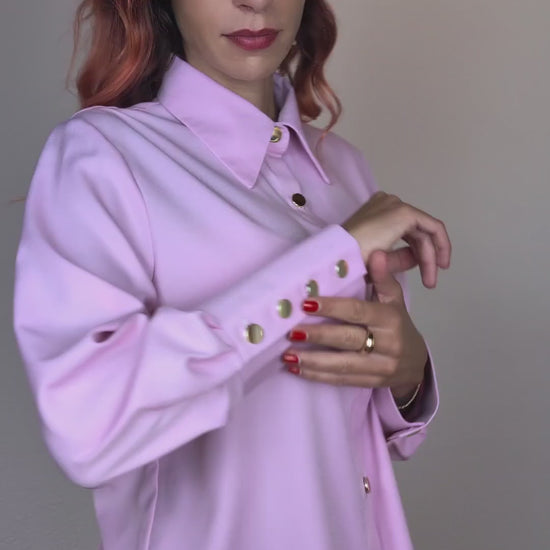 geneva suisse Chemise rose pâle avec boutons dorés et col classique suranska shop