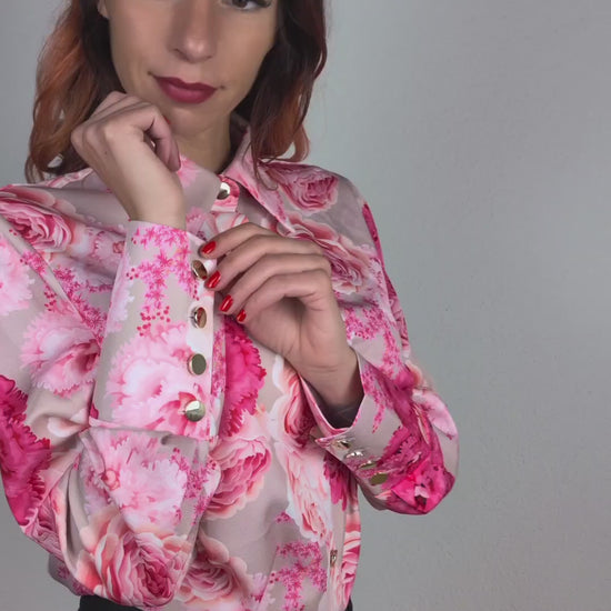 : Chemise beige à imprimé floral rose et fuchsia avec boutons dorés – Genève, Suisse – Suranska Shop