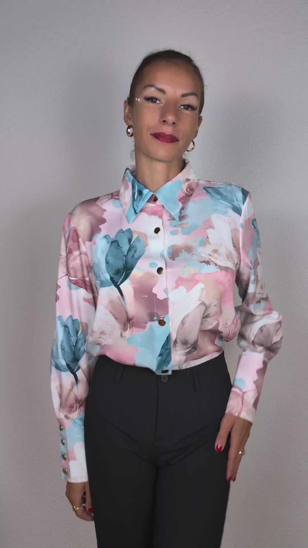 Chemise beige à imprimé floral aquarelle rose et bleu – Genève, Suisse – Suranska Shop